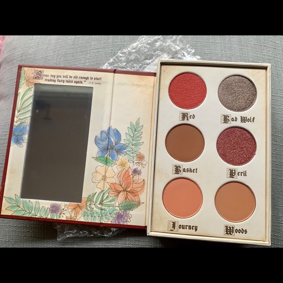 Storybook Cosmetics - Red Riding Hood - Picture 3 of 3